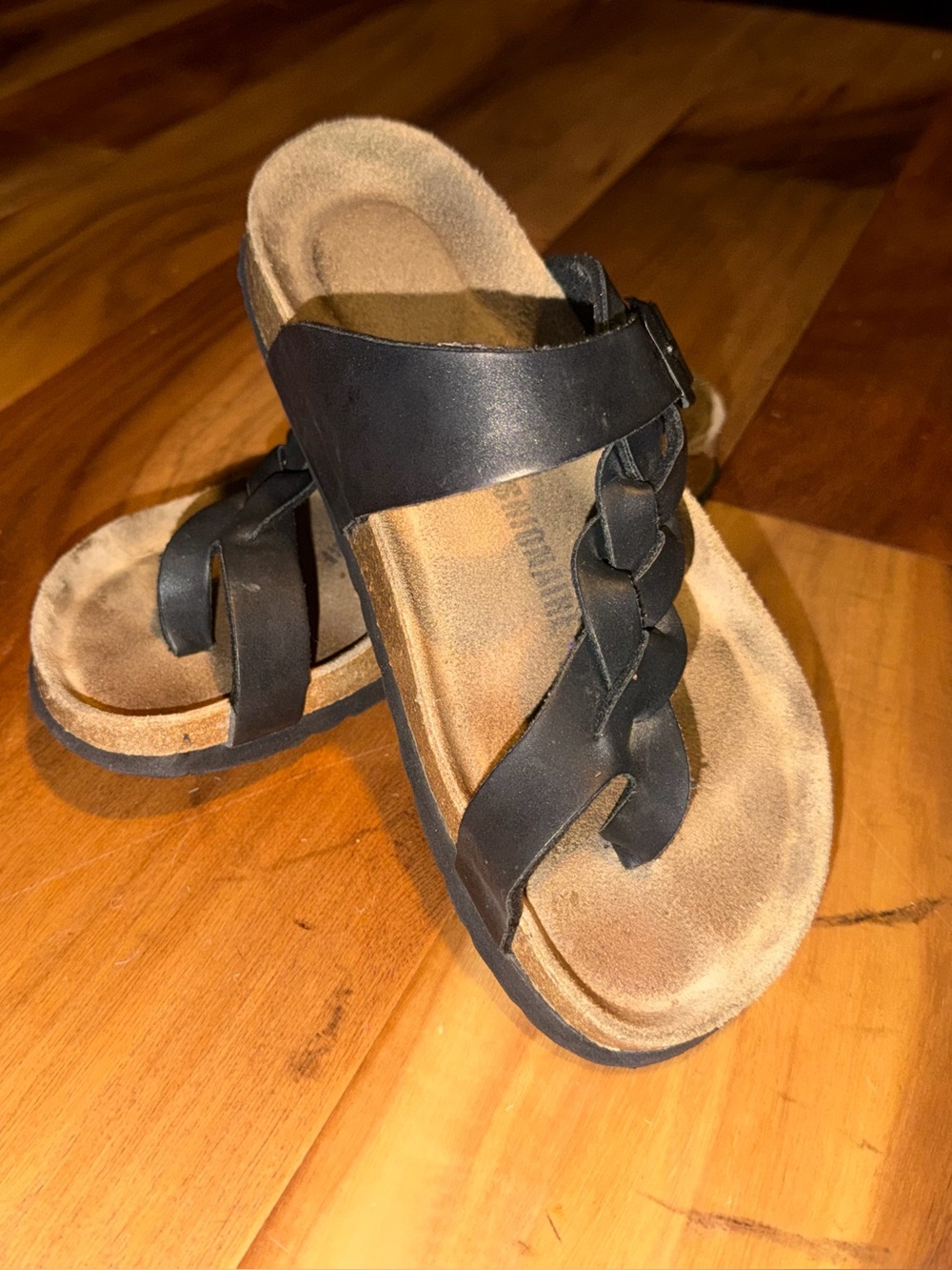 Cushionaire Libby Cork Footbed Thong Sandal
Size 6